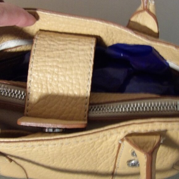 Vintage Micheal Micheal Kors Cream/Tan Pebbled Leather Smaller Tote Bag - Picture 5 of 13